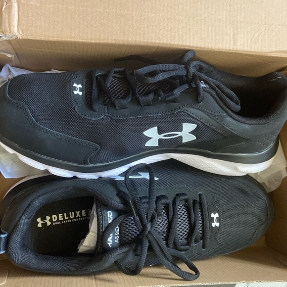“New with tags “Under Armour UA Charged Assert deluxe foam - Picture 1 of 6
